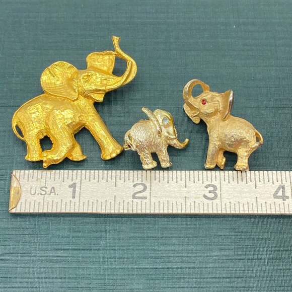 Vtg Gold-Tone Elephant Brooch Set Of 3 With Rhinestone Accents & Textured Design - Picture 9 of 9